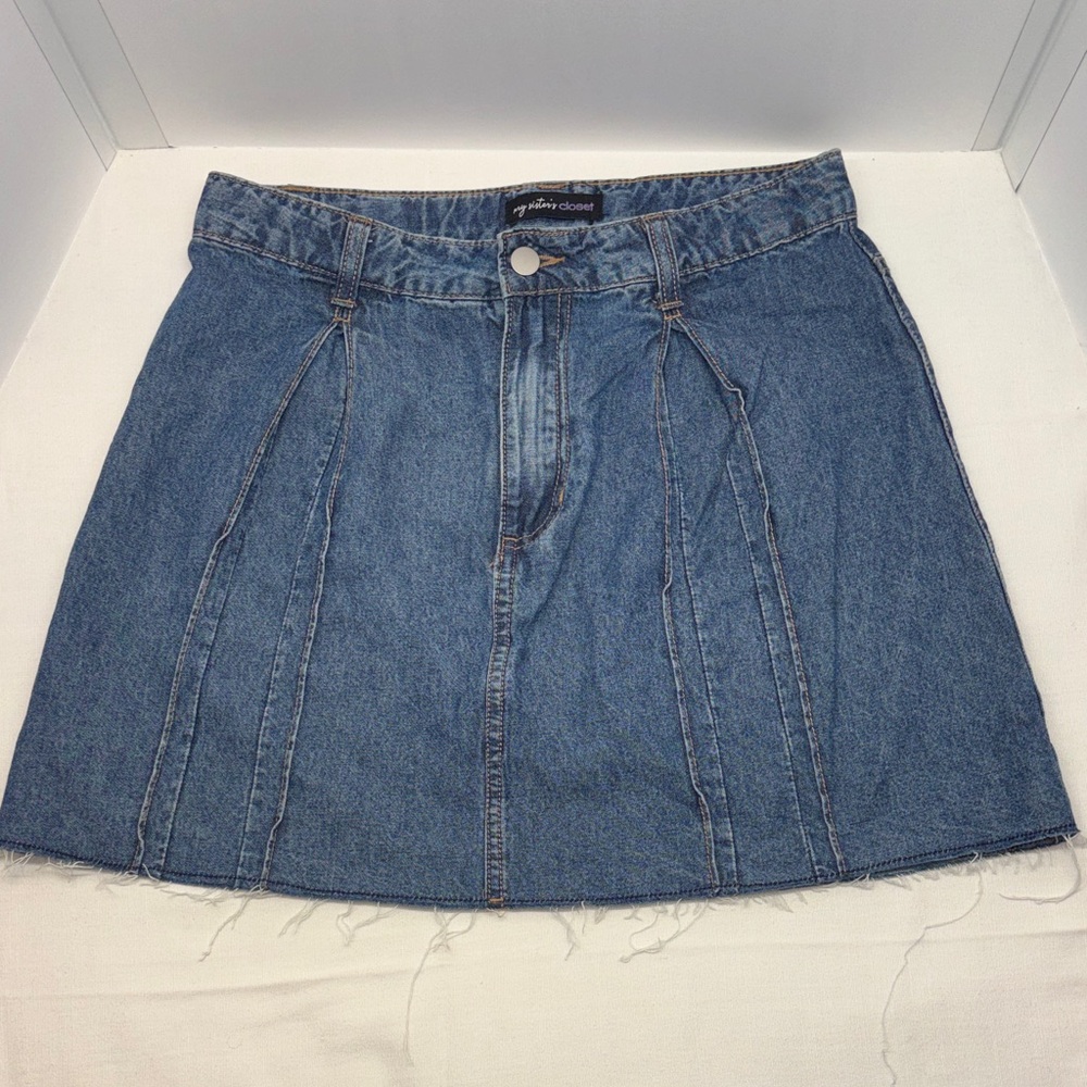 3/$30 My Sister’s Closet Girls Blue Denim Skirt